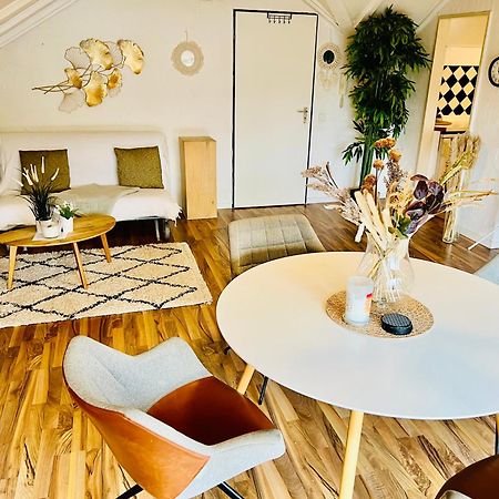 Grosse Dachgeschosswohnung Mit Kueche Und Badezimmer An Der Uniklinik Homburg Homburg  Zewnętrze zdjęcie