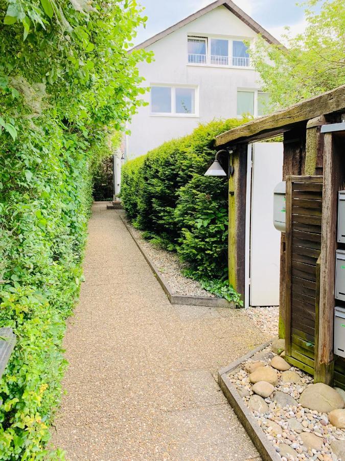 Grosse Dachgeschosswohnung Mit Kueche Und Badezimmer An Der Uniklinik Homburg Homburg  Zewnętrze zdjęcie