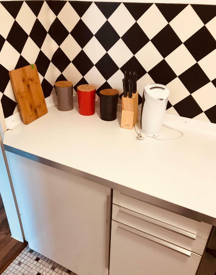 Grosse Dachgeschosswohnung Mit Kueche Und Badezimmer An Der Uniklinik Homburg Homburg  Zewnętrze zdjęcie